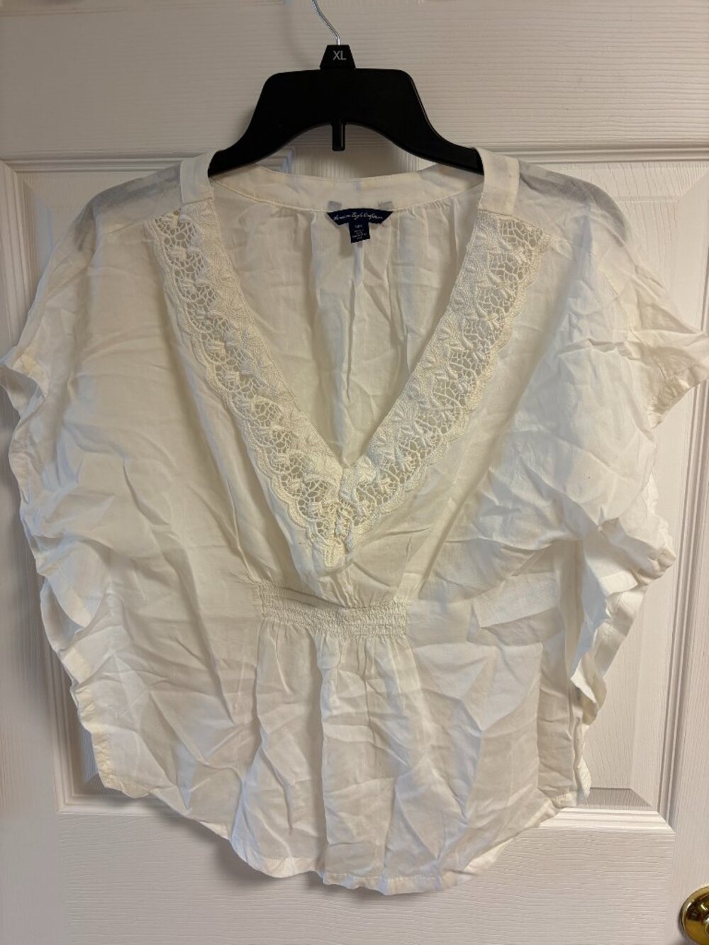 Ladies American Eagle short sleeve shirt blouse off white size medium lace